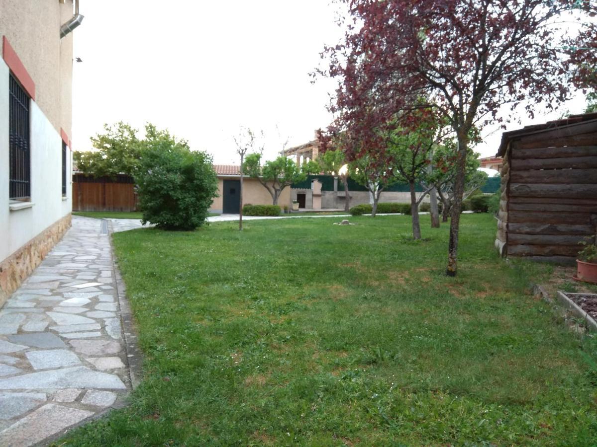Casa Rural Las Tuyas En Segovia Паласуэлос-де-Эресма Экстерьер фото