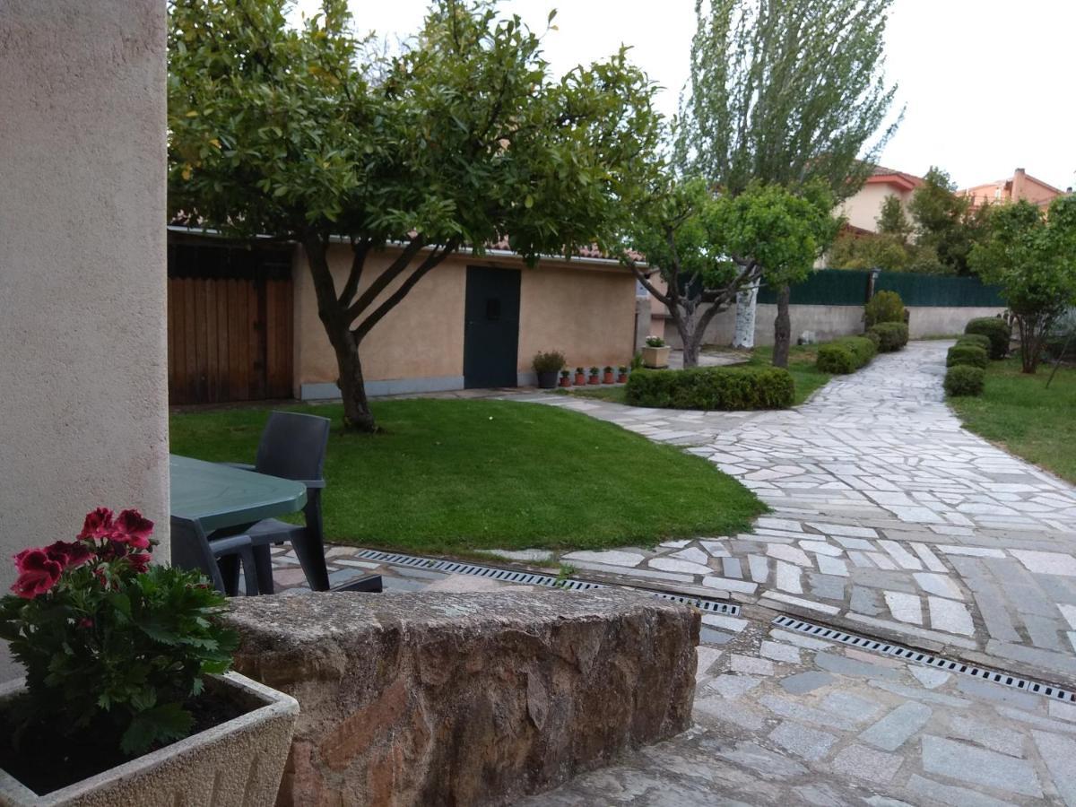 Casa Rural Las Tuyas En Segovia Паласуэлос-де-Эресма Экстерьер фото